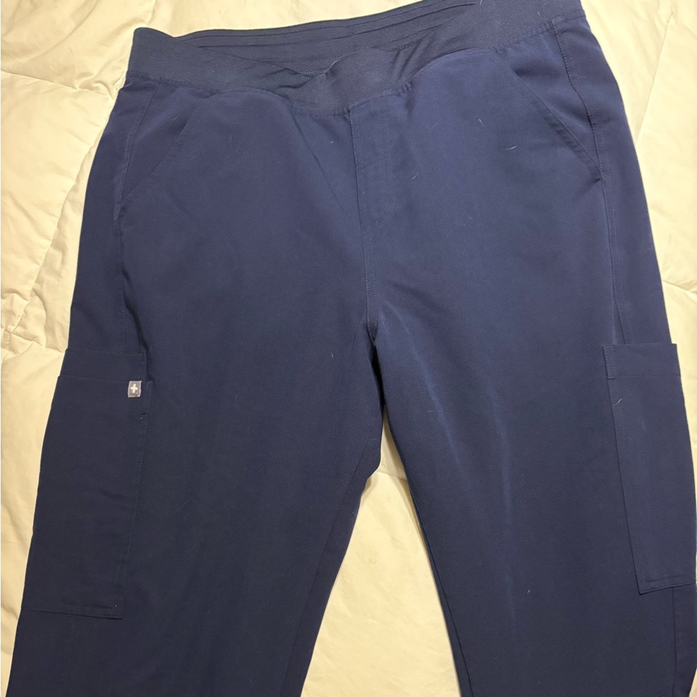 Figs XL women's Navy scrubs
